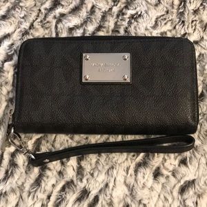 Michael Kors Black Wrist Wallet